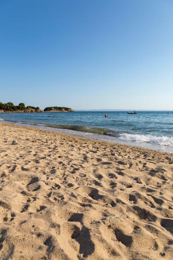 Villa Kristin 2 - 2Min Walk To Great Sandy, Shallow Beach ニキティ エクステリア 写真